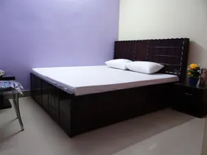 Nanda Hotel - Image 2