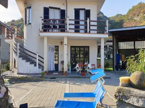 Vesime Villa with Garden - Image 3