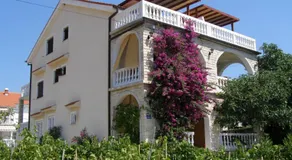 Apartments Kesic - Image 4