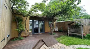 Wimbledon area - Beautiful Garden Casita - Image 3