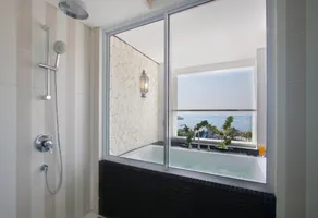 Premium 1 BR Suite with Sea View #V414 - Image 2