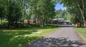 Malahat Bungalows Motel - Image 4