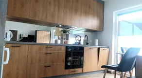Magical Mirrors Studio Apartment - Image 4