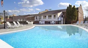 Aderi Hotel Lewisburg - Image 3