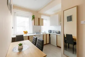 Modern Living Apartment - Free Parking - Image 5