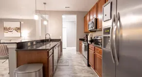 DISNEY PARKS- International Dr - Orlando Luxury Condominium- Fully Equipped - 3bed & 2 bath- - Image 4