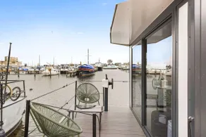 Cosy tiny houseboats near beach and restaurants by Weltevreden Experience - Image 5