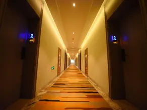 Super 8 Hotel (Yinchuan Gulou Pedestrian Street store) - Image 5
