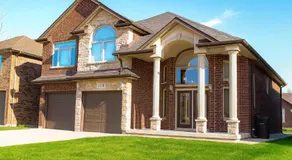 Executive 2BR Lower Suite Private & Spacious Close to USA Border - Image 4