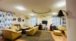 Claude Monet beach hotel - Image 5