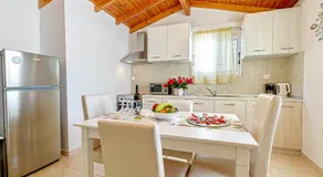 Palapart Gikas House - Image 5