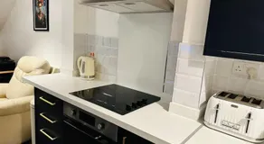 1 Luxe Bed Apt GView Derby City - Image 4