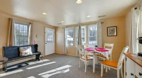Heart of Five College Consortium! Hadley Home - Image 5