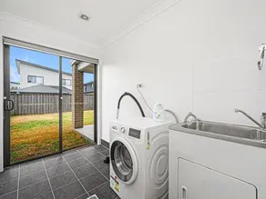 Spacious Modern 5Bedroom Retreat near Gregory Hill - Image 3
