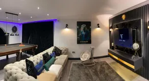 Luxury 4 Bed Room House, Heathrow - Image 3