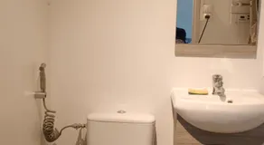 Chambre Deluxe avec Salle de bain et clim - Image 3
