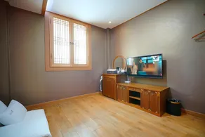 Gamyoungroo Hanok Hotel - Image 5
