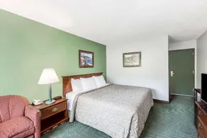 Super 8 by Wyndham Nyack NY - Image 5