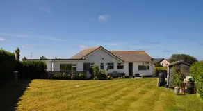 Beautiful coastal bungalow, Sennen, Porthcurno,sea - Image 5