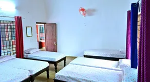 Coffee Crown Homestay - 1km to Falls, Estate, Home Food - Image 4