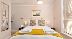 Redhouse - Image 2