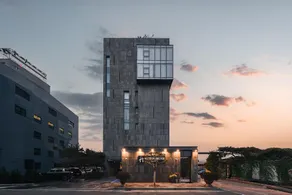 Gwangyang Harbor Bridge Hotel - Image 3