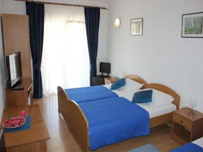 Guest House San Antonio - Deluxe Room with Patio no.4 - Image 1