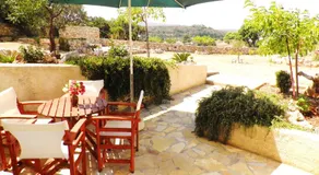 Giannikas Apartments - Image 4