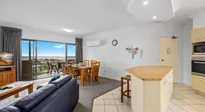 Sunshine Towers Boutique Apartments - Image 4