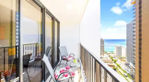 High-floor condo with beach access & skyline views - Image 3