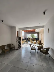 Square 9 Inn - Image 4