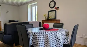 Maison de caractère avec jardin, idéale famille, près de Brioude, prox. baignade et ski - Image 3