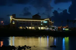 Mega Resort - Image 5