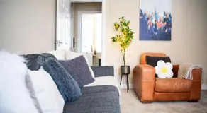 Luxury City Centre Stay, Sleeps All Guests Welcome, Street Parking - Image 2