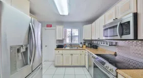 Hard Rock Family House - Image 3