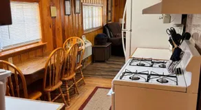 Cowboy's Trail with HotTub, King&QueenBed, in UpperCanyon, Pets welcome - Image 3