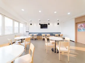 Hanting Hotel Beijing Qianmen Taoranting - Image 3
