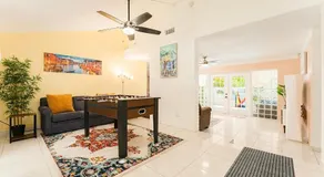 The Flamingo*4bed*pool*jacuzzi*foosball - Image 5