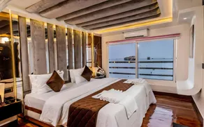 Cosy Boathouse - Image 2