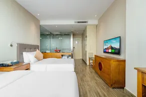 I hotel - Image 3