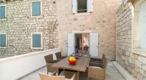 Beautiful Home In Pucisca With House Sea View - Image 4
