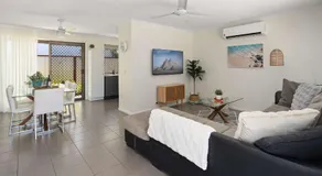 Golden Beach Bungalow - Seaside Living with Pool - Image 2