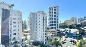 Luxury Coolangatta Sub-Penthouse Beach Abode - Image 5