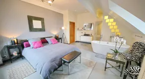 Corseaux Beach rooms-Riviera Beach apartments - Image 2