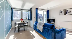 Modern 2Bed, City Centre, Private parking, Balcony - Image 2