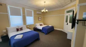 Lambton Park Hotel - Image 2