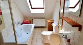 Dachgeschosswohnung - Image 4