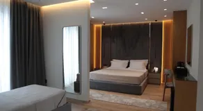 Vila-L Hotel - Image 2