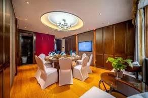 Ramada by Wyndham Diqing - Image 3