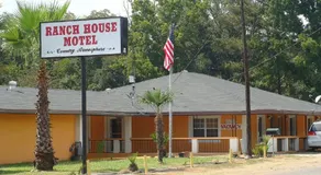 Ranch House Motel - Image 4